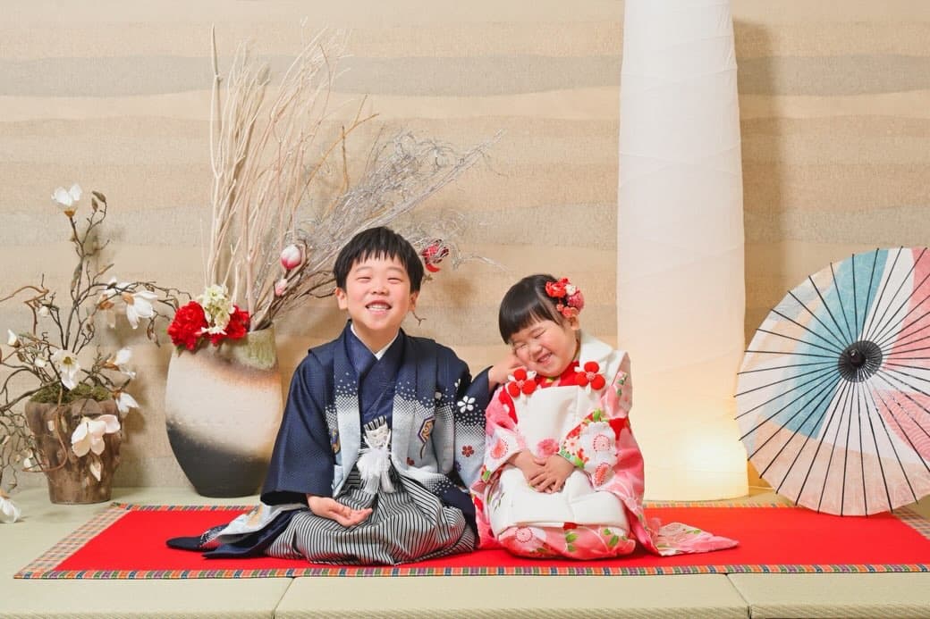 祇園店です😊 7月になり、もう七五三のお問い合わせが増えてまいりました☺️🍁 七五三と言えば、秋、というのが昔からですが、最近は年中ご相談がございます😄✨…