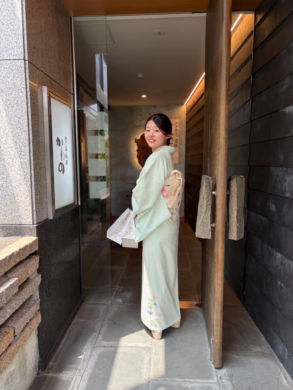 こんにちは☺️祇園店です 暑い毎日がやってきましたねー！☀️ 今日はそんな暑さを吹き飛ばす涼感のあるお写真を🎐 お客様からお顔合わせに和装をされたいとのご相談…